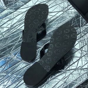 Tory Burch Shoes - Tory Burch Leather Thong Flip Flip Sandals Tory Burch Shoes - Tory Burch Leather Thong Flip Flip Sandals